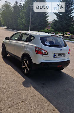 Позашляховик / Кросовер Nissan Qashqai 2012 в Києві