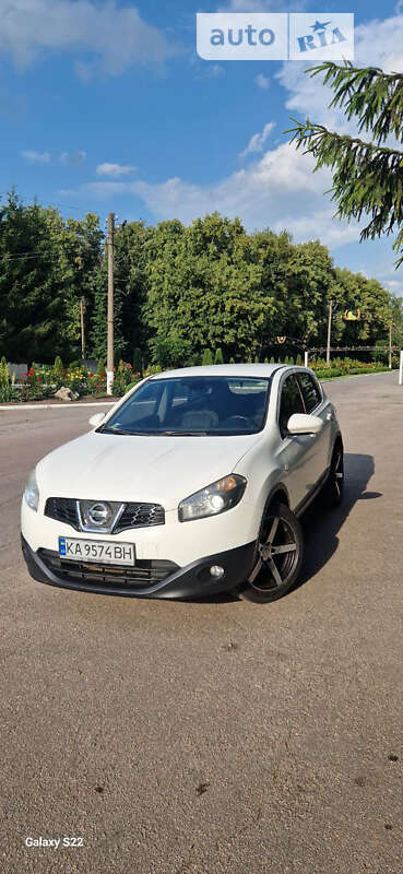 Позашляховик / Кросовер Nissan Qashqai 2012 в Києві