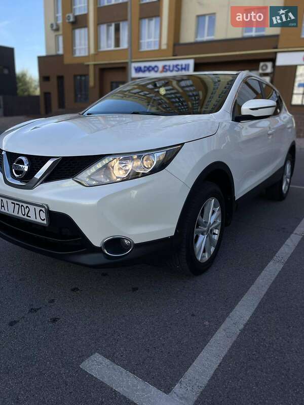 Внедорожник / Кроссовер Nissan Qashqai 2016 в Софиевской Борщаговке