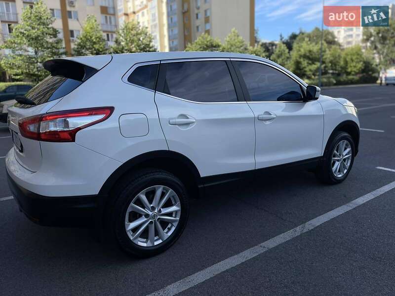 Внедорожник / Кроссовер Nissan Qashqai 2016 в Софиевской Борщаговке