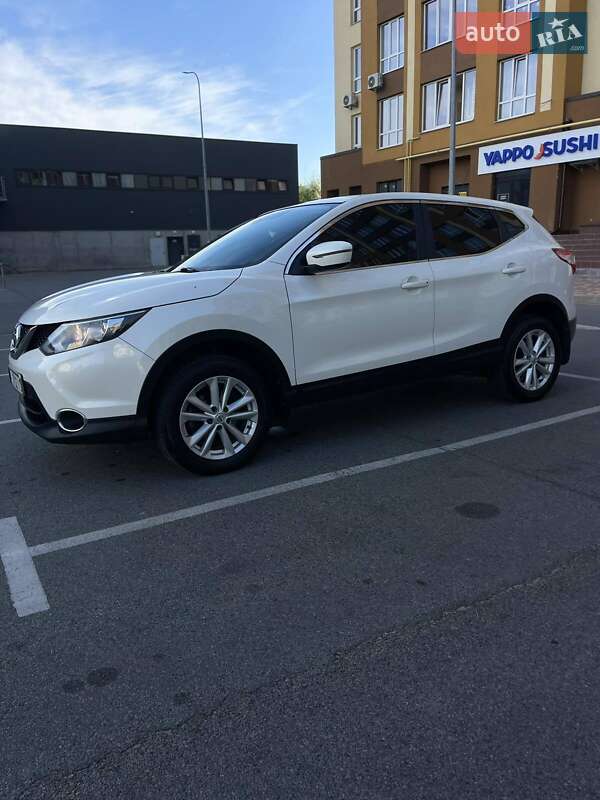 Внедорожник / Кроссовер Nissan Qashqai 2016 в Софиевской Борщаговке