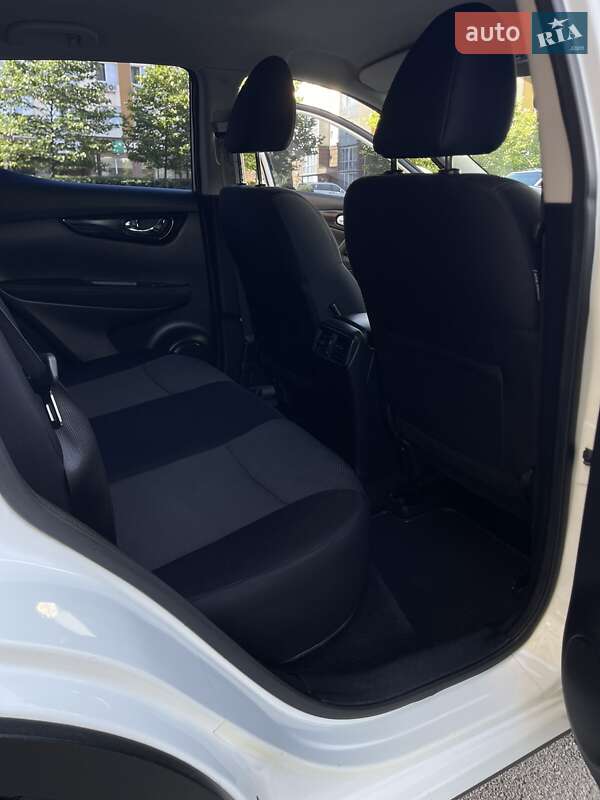 Внедорожник / Кроссовер Nissan Qashqai 2016 в Софиевской Борщаговке