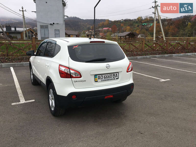 Внедорожник / Кроссовер Nissan Qashqai 2010 в Хусте