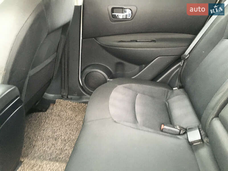 Внедорожник / Кроссовер Nissan Qashqai 2010 в Хусте