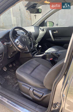 Внедорожник / Кроссовер Nissan Qashqai 2012 в 