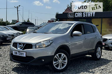 Позашляховик / Кросовер Nissan Qashqai 2010 в Стрию