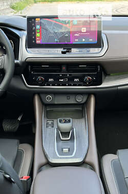 Внедорожник / Кроссовер Nissan Qashqai 2024 в 