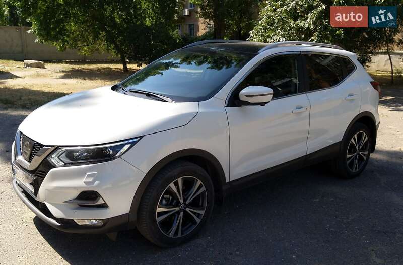 Позашляховик / Кросовер Nissan Qashqai 2017 в Шегинях