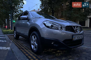 Внедорожник / Кроссовер Nissan Qashqai 2012 в 