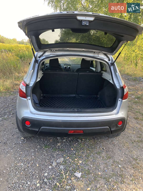 Внедорожник / Кроссовер Nissan Qashqai 2010 в Ямполе