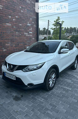 Внедорожник / Кроссовер Nissan Qashqai 2015 в Ирпене