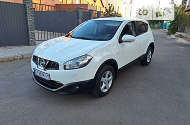 Позашляховик / Кросовер Nissan Qashqai 2013 в Києві