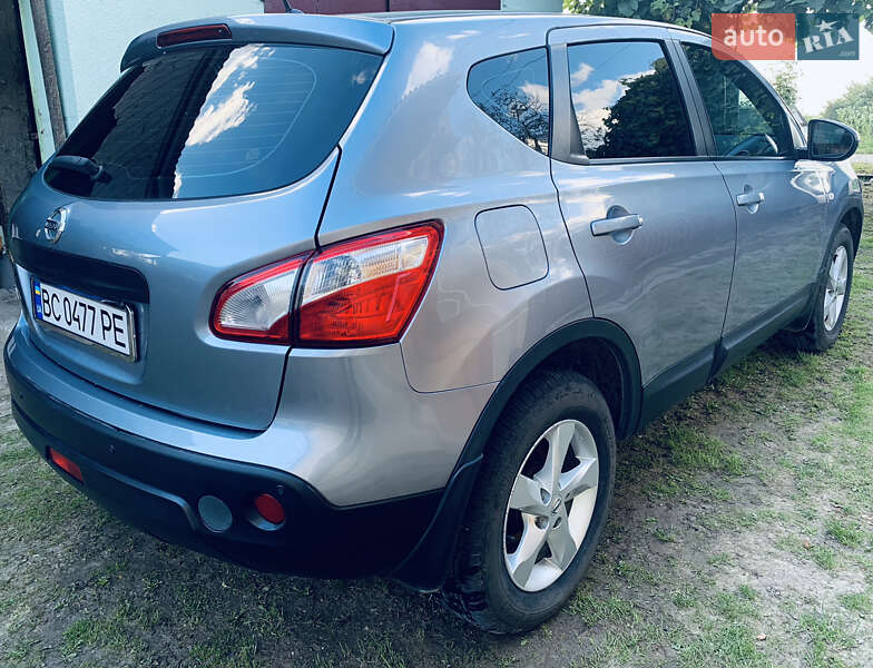 Внедорожник / Кроссовер Nissan Qashqai 2012 в Рудки