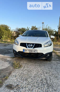 Позашляховик / Кросовер Nissan Qashqai 2013 в Рені