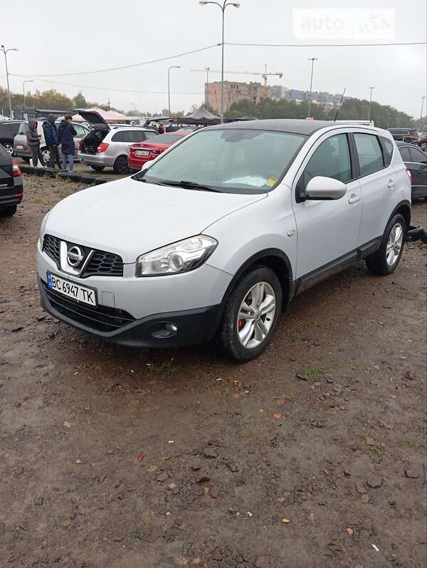 Позашляховик / Кросовер Nissan Qashqai 2011 в Львові