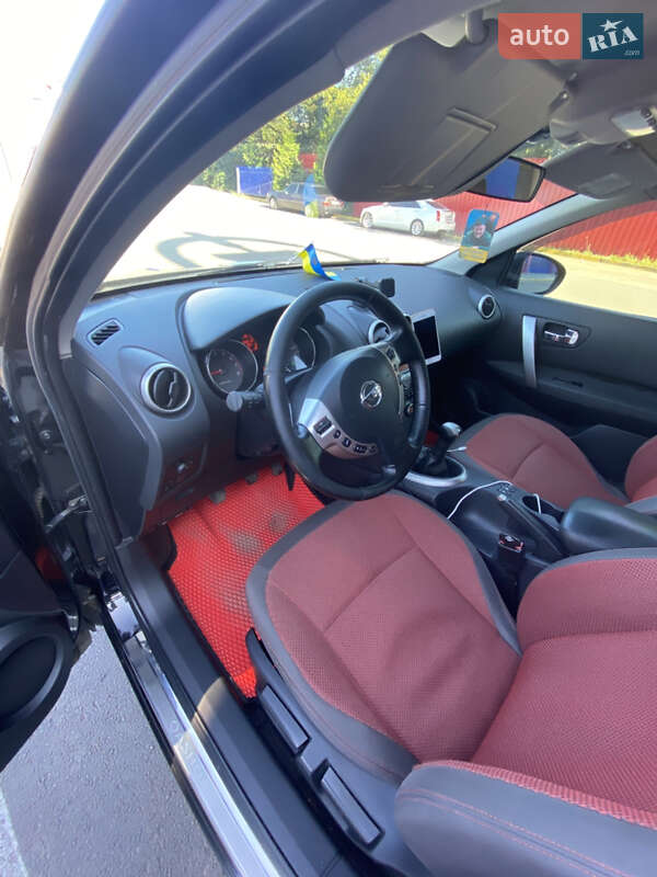 Позашляховик / Кросовер Nissan Qashqai 2010 в Ужгороді