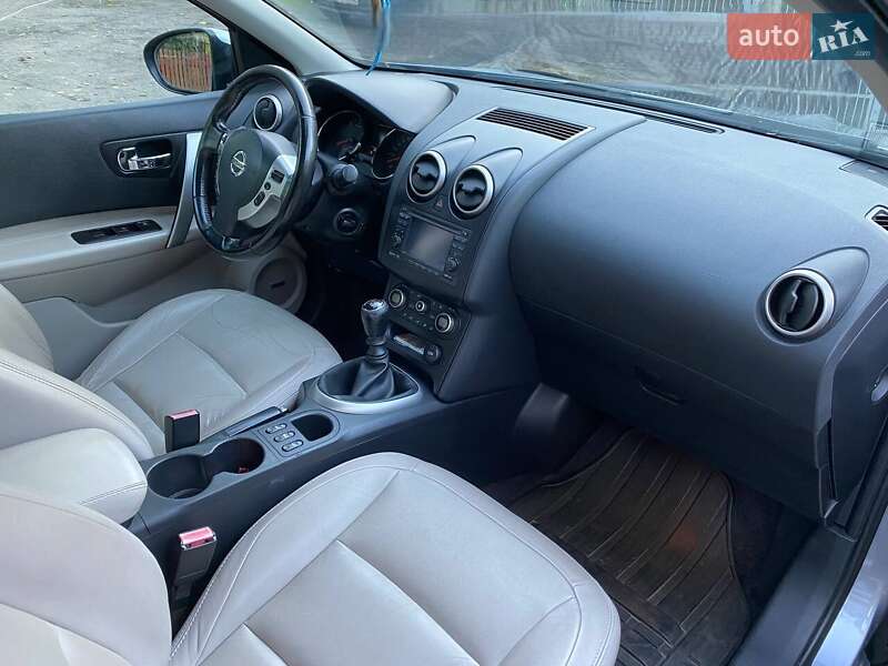 Внедорожник / Кроссовер Nissan Qashqai 2010 в Ровно