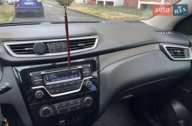 Внедорожник / Кроссовер Nissan Qashqai 2016 в 