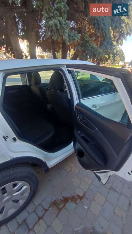 Внедорожник / Кроссовер Nissan Qashqai 2016 в Городке