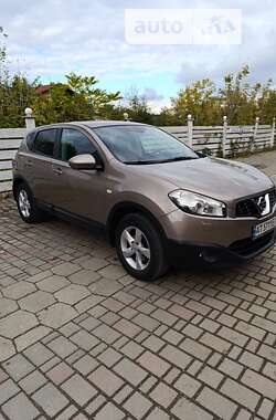 Позашляховик / Кросовер Nissan Qashqai 2010 в Івано-Франківську