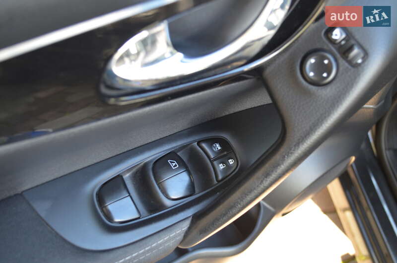 Внедорожник / Кроссовер Nissan Qashqai 2015 в Луцке