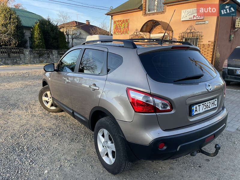 Внедорожник / Кроссовер Nissan Qashqai 2010 в Болехове