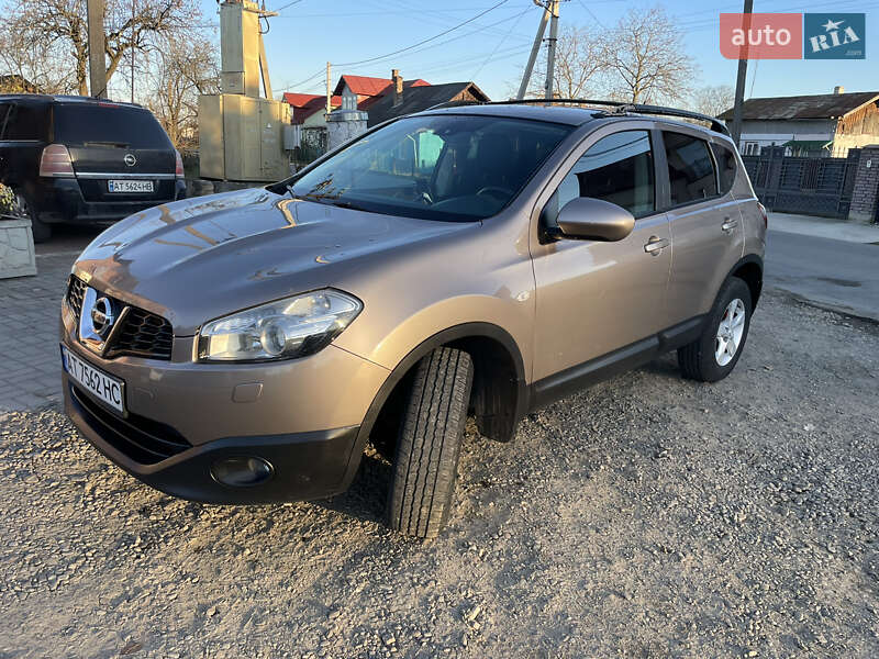 Внедорожник / Кроссовер Nissan Qashqai 2010 в Болехове