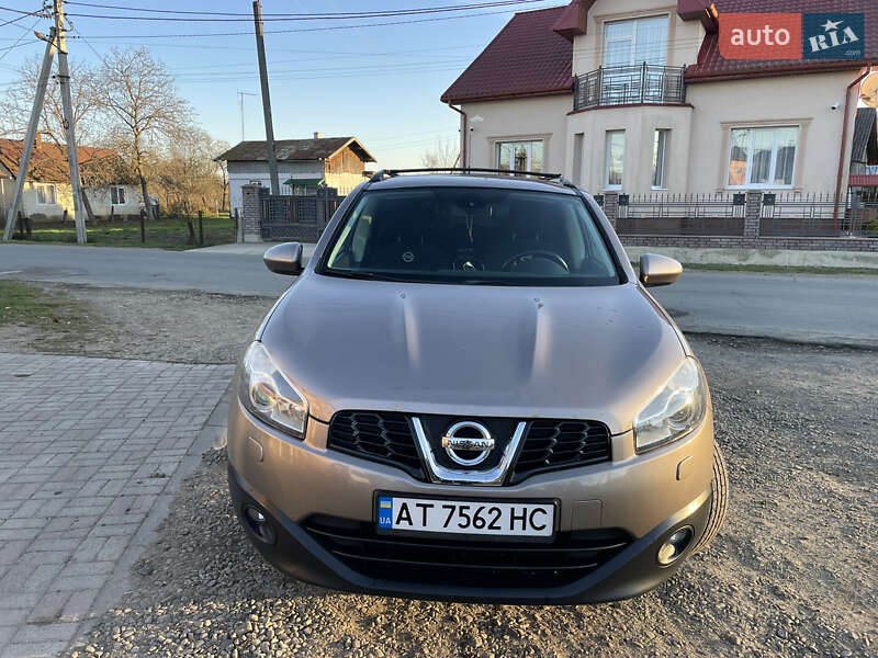 Внедорожник / Кроссовер Nissan Qashqai 2010 в Болехове