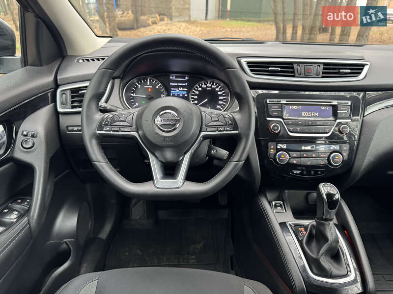 Внедорожник / Кроссовер Nissan Qashqai 2017 в Сосновке