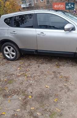 Внедорожник / Кроссовер Nissan Qashqai 2011 в 