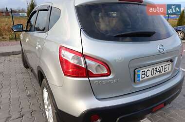 Позашляховик / Кросовер Nissan Qashqai 2013 в Стрию