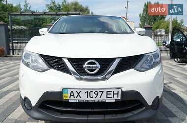 Внедорожник / Кроссовер Nissan Qashqai 2014 в 