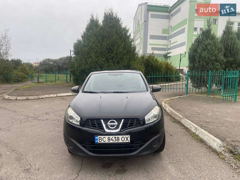 Внедорожник / Кроссовер Nissan Qashqai 2010 в 
