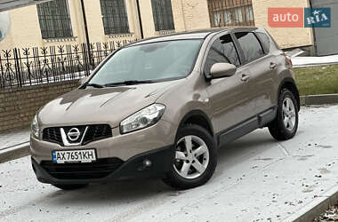 Позашляховик / Кросовер Nissan Qashqai 2013 в Києві