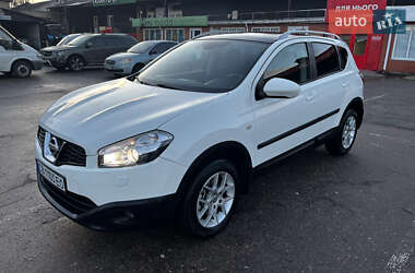 Позашляховик / Кросовер Nissan Qashqai 2011 в Чернігові