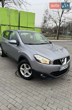 Позашляховик / Кросовер Nissan Qashqai 2011 в Умані