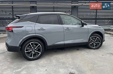Внедорожник / Кроссовер Nissan Qashqai 2023 в 