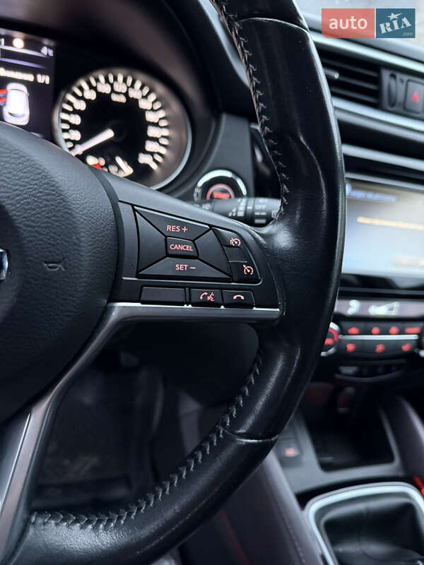 Внедорожник / Кроссовер Nissan Qashqai 2017 в Заречном