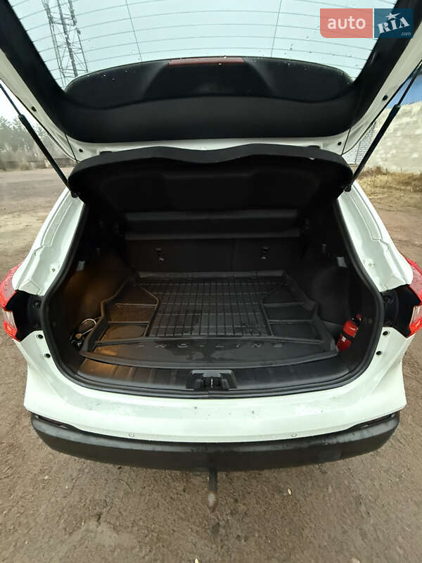 Внедорожник / Кроссовер Nissan Qashqai 2017 в Заречном