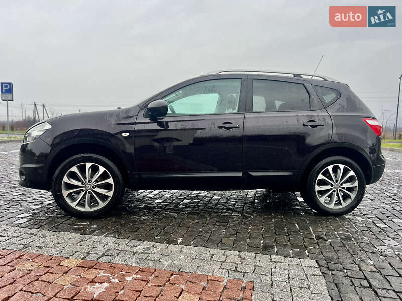 Внедорожник / Кроссовер Nissan Qashqai 2010 в 