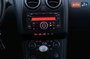 Внедорожник / Кроссовер Nissan Qashqai 2007 в 