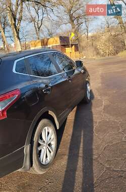 Позашляховик / Кросовер Nissan Qashqai 2014 в 