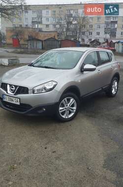 Позашляховик / Кросовер Nissan Qashqai 2011 в Малині