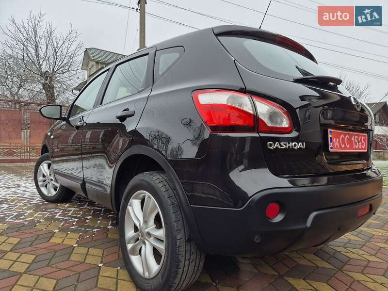 Позашляховик / Кросовер Nissan Qashqai 2011 в Стрию