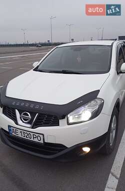 Внедорожник / Кроссовер Nissan Qashqai 2012 в 