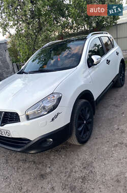 Позашляховик / Кросовер Nissan Qashqai 2010 в Києві