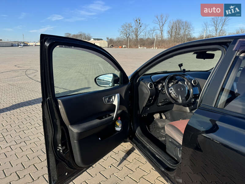 Позашляховик / Кросовер Nissan Qashqai 2007 в Чернівцях