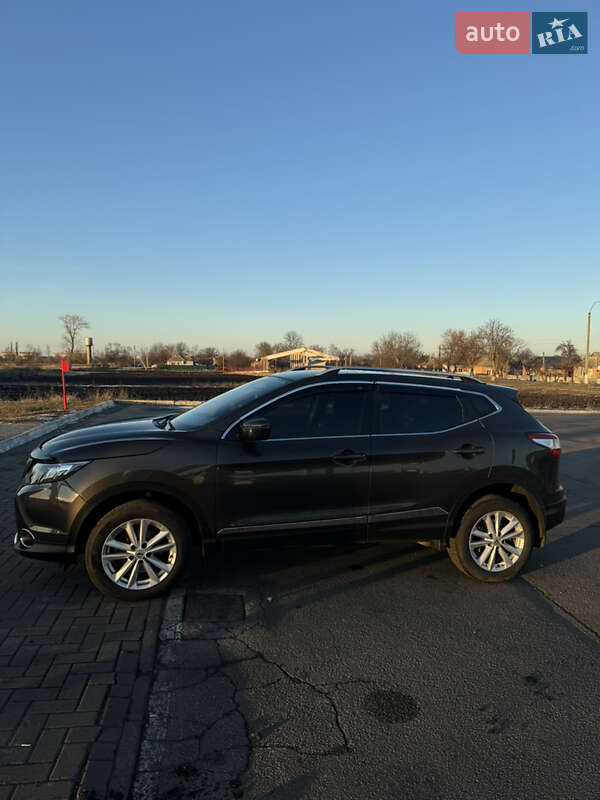 Внедорожник / Кроссовер Nissan Qashqai 2016 в Малой Виске