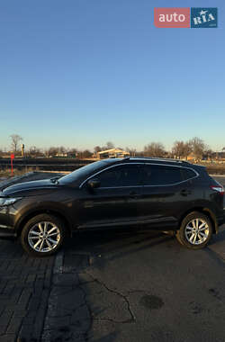 Внедорожник / Кроссовер Nissan Qashqai 2016 в 