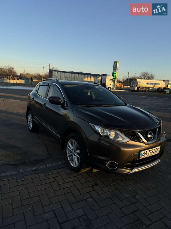 Внедорожник / Кроссовер Nissan Qashqai 2016 в Малой Виске